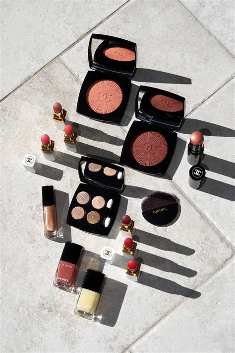 chanel makeup collection summer 2022.